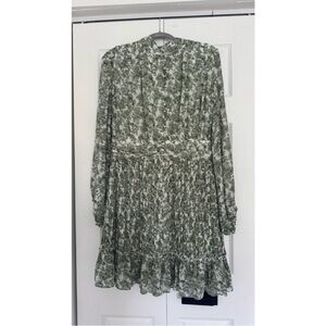 Ivy City Co “Brynley” Dress in Green